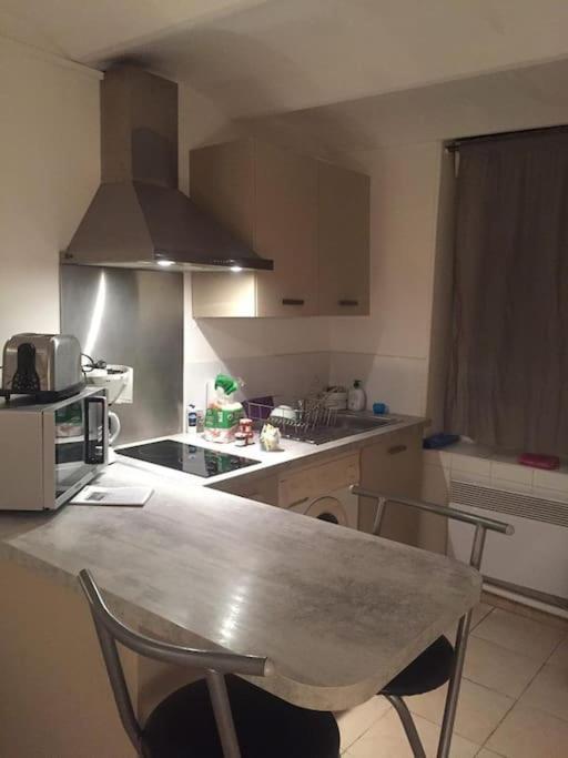 Appartement Fabienne Cote Jardins De La Fontaine à Nîmes Extérieur photo