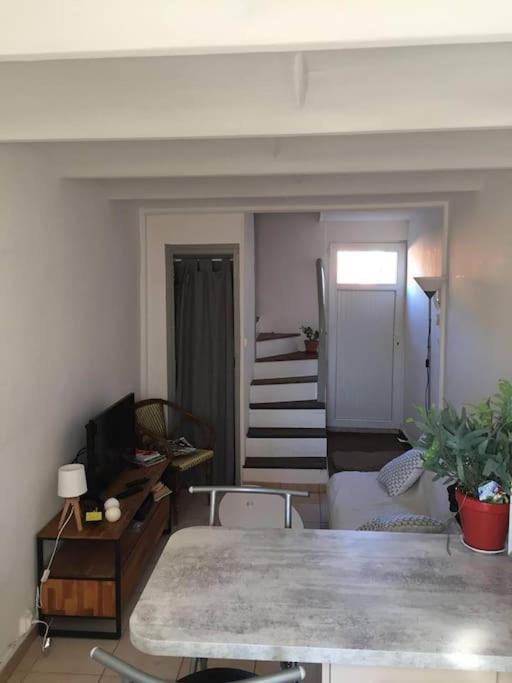 Appartement Fabienne Cote Jardins De La Fontaine à Nîmes Extérieur photo